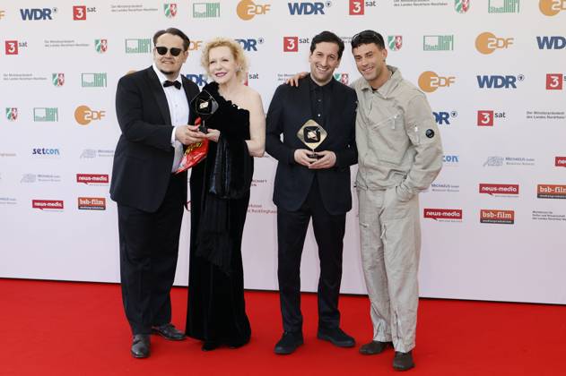 Martin Danisch, Sunnyi Melles, David Hadda und Aaron Altaras bei der 61. Verleihung des Grimme Preises 2025 im Theater Marl. Marl, 04.04.2025