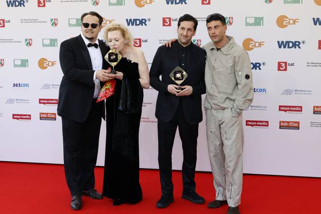 Martin Danisch, Sunnyi Melles, David Hadda und Aaron Altaras bei der 61. Verleihung des Grimme Preises 2025 im Theater Marl. Marl, 04.04.2025