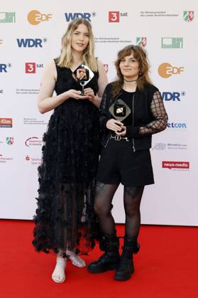 Isabell Beer und Isabel Ströh bei der 61. Verleihung des Grimme Preises 2025 im Theater Marl. Marl, 04.04.2025