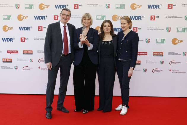 Martin Rabanus, Steffi Niederzoll, Cigdem Uzunoglu und Gast bei der 61. Verleihung des Grimme Preises 2025 im Theater Marl. Marl, 04.04.2025