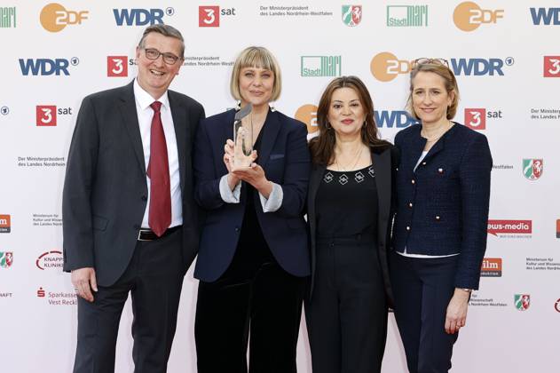 Martin Rabanus, Steffi Niederzoll, Cigdem Uzunoglu und Gast bei der 61. Verleihung des Grimme Preises 2025 im Theater Marl. Marl, 04.04.2025