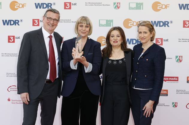 Martin Rabanus, Steffi Niederzoll, Cigdem Uzunoglu und Gast bei der 61. Verleihung des Grimme Preises 2025 im Theater Marl. Marl, 04.04.2025