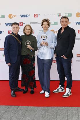 Thomas Wendrich, Gabriela Sperl, Pia Strietmann und Oliver Masucci bei der 61. Verleihung des Grimme Preises 2025 im Theater Marl. Marl, 04.04.2025