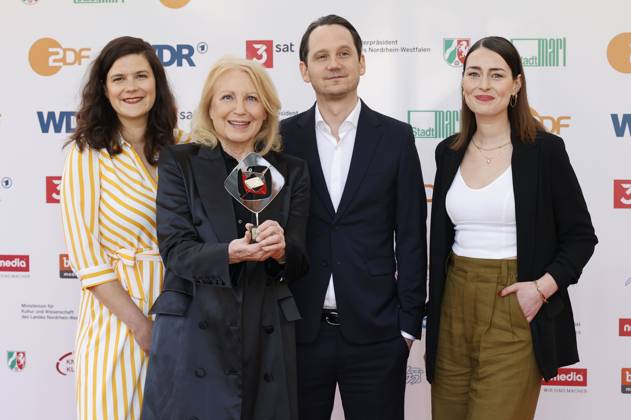 Sophie Averkamp, Maren Kroymann, Sebastian Colley und Maira Inselmann bei der 61. Verleihung des Grimme Preises 2025 im Theater Marl. Marl, 04.04.2025