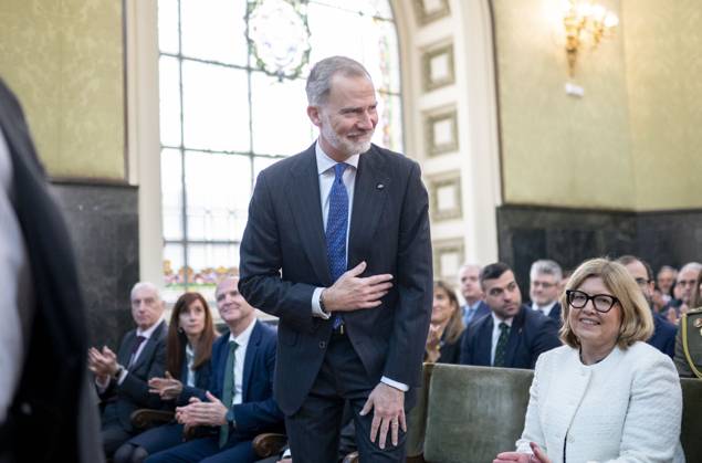 The King presents the V edition of the National Statistics Award King Felipe VI presents the V edition of the National Statistics Award to the professor in the area of Statistics and Operations Research of the Polytechnic University of Madrid, María Concepción Bielza, at the Royal Academy of Exact, Physical and Natural Sciences, on April 7, 2025, in Madrid Spain The National Statistics Institute INE recognizes the work of María Concepción Bielza with the V edition of the National Statistics Award for the quality and impact of her scientific contributions in the field of statistics with her work on machine learning and artificial intelligence 07 APRIL 2025 PREMIOS REALEZA REY DE ESPAÑA Madrid Madrid Madrid Espana  Copyright: xAlbertoxOrtegax 6629924