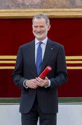 The King presents the V edition of the National Statistics Award King Felipe VI enters the V edition of the National Statistics Award to the professor in the area of Statistics and Operations Research of the Polytechnic University of Madrid, María Concepción Bielza, at the Royal Academy of Exact, Physical and Natural Sciences, on April 7, 2025, in Madrid Spain The National Statistics Institute INE recognizes the work of María Concepción Bielza with the V edition of the National Statistics Award for the quality and impact of her scientific contributions in the field of statistics with her work on machine learning and artificial intelligence 07 APRIL 2025 PREMIOS REALEZA REY DE ESPAÑA Madrid Madrid Madrid Espana  Copyright: xAlbertoxOrtegax 6630032