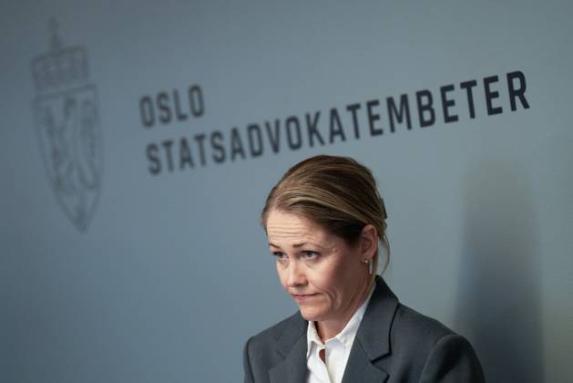 News Bilder des Tages Pressekonferanse om terrorangrepet natt til 25. juni 2022. Oslo 20250408. Statsadvokat Sturla Henriksbo og statsadvokat Aud Kinsarvik Gravas i Oslo statsadvokatembeter holder en pressekonferanse for a orientere om avgjorelsen av tiltalesporsmalet for personer siktet for medvirkning til terrorangrepet natt til 25. juni 2022 . Arfan Bhatti er tiltalt for medvirkning til terror Foto: Fredrik Varfjell NTB Oslo Norge HxuwjJ9XVD0 EDITORIAL USE ONLY Ref:_BNCHxuwjJ9XVD0.jpg Copyright: xFredrikxVarfjellx xNTBx