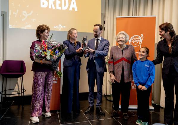 10-04-2025 Gouda Princess Beatrix attend the Jantje Beton Prize in Gouda. Jantje Beton awards this prize to the most play-friendly city in the Netherlands is Breda. Â  Copyright: xPPEx