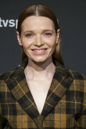 Karoline Herfurth, Schauspielerin zu Gast auf dem roten Teppich bei der Preisverleihung des 47. Jupiter-Award im Altonaer Kaispeicher am 10.04.2025 in Hamburg Hamburg Deutschland