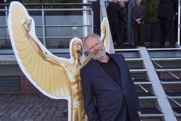 Axel Milberg Schauspieler zu Gast auf dem roten Teppich bei der Preisverleihung des 47. Jupiter-Award im Altonaer Kaispeicher am 10.04.2025 in Hamburg Hamburg Deutschland