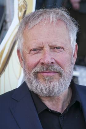 Axel Milberg Schauspieler zu Gast auf dem roten Teppich bei der Preisverleihung des 47. Jupiter-Award im Altonaer Kaispeicher am 10.04.2025 in Hamburg Hamburg Deutschland