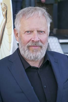 Axel Milberg Schauspieler zu Gast auf dem roten Teppich bei der Preisverleihung des 47. Jupiter-Award im Altonaer Kaispeicher am 10.04.2025 in Hamburg Hamburg Deutschland