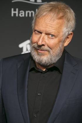Axel Milberg Schauspieler zu Gast auf dem roten Teppich bei der Preisverleihung des 47. Jupiter-Award im Altonaer Kaispeicher am 10.04.2025 in Hamburg Hamburg Deutschland