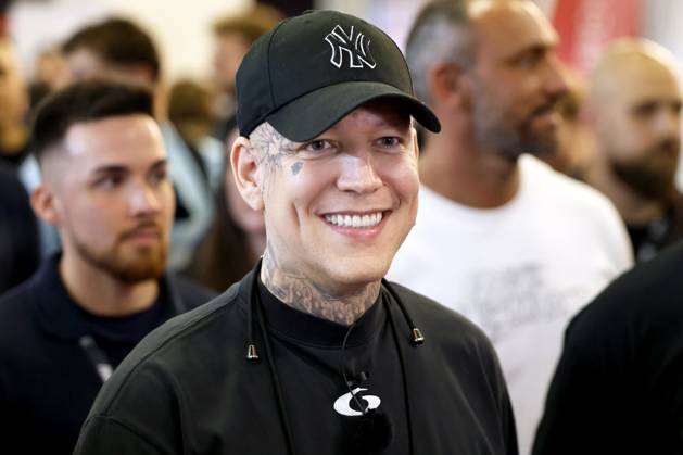 Streamer MontanaBlack (Monte) bei einem überraschenden Auftritt auf der Internationalen Leitmesse für Fitness, Wellness und Gesundheit, sowie Bodybuilding, Kraftsport und Kampfsport FIBO 2025 in der Koelnmesse. Köln, 13.04.2025 NRW Deutschland Copyright: xChristophxHardtx
