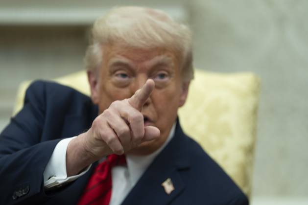 Bilder des Jahres 2025, News 04 April News Themen der Woche KW16 News Bilder des Tages April 17, 2025, Washington, District Of Columbia, USA: United States President Donald J Trump speaks to the media as he meets Prime Minister Giorgia Meloni of the Italian Republic in the Oval Office of the White House in Washington, DC, US, on Thursday, April 17, 2025 Washington USA - ZUMAs152 20250417_faa_s152_041 Copyright: xChrisxKleponisx-xPoolxviaxCNPx