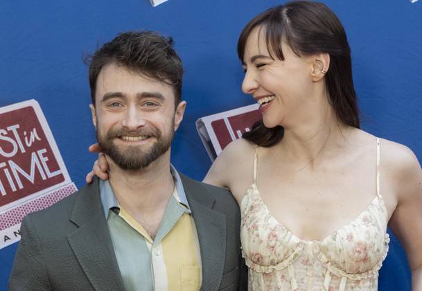 Bilder des Jahres 2025, Entertainment 04 April Entertainment Bilder des Tages April 23, 2025, New York, New York, USA: Daniel Racliffe and Erin Darke attend opening night on Broadway for musical Just in Time at Circle in the Square Theatre in New York on April 23, 2025 New York USA - ZUMAr339 20250423_znp_r339_057 Copyright: xLevxRadinx