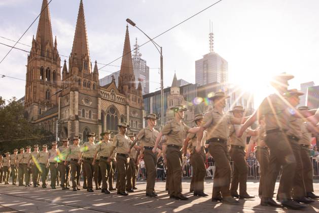 Bilder des Jahres 2025, News 04 April News Themen der Woche KW17 News Bilder des Tages ANZAC DAY MELBOURNE, Australian Defence Force (ADF) personnel partecipate in the Anzac Day March towards the Shrine Of Remembrance in Melbourne, Victoria, Friday, April 25, 2025. ( NO ARCHIVING, EDITORIAL USE ONLY, NO USE IN BOOKS WITHOUT CONSENT Melbourne Victoria Australia  Copyright: xDiegoxFedelex 20250425166892015240
