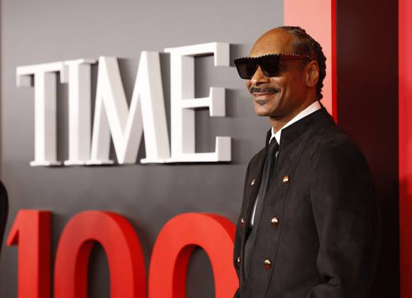 Entertainment Themen der Woche KW17 Entertainment Bilder des Tages Snoop Dogg arrives on the red carpet at the 2025 TIME100 Gala Jazz at Lincoln Center in New York City on Thursday, April 24, 2025.  NYP20250424374 JOHNxANGELILLO