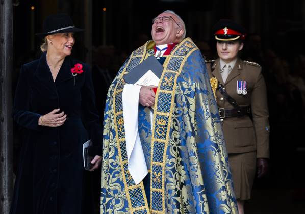 Bilder des Jahres 2025, Entertainment 04 April Entertainment Themen der Woche KW17 Entertainment Bilder des Tages The Duchess of Edinburgh attends Anzac Day service in London, UK, on 25th April, 2025 Westminster Abbey, London, UK. 25th April, 2025. The Duchess of Edinburgh leaves the annual Anzac Day Service of Commemoration and Thanksgiving at Westminster Abbey, accompanied by the Dean of Westminster, David Hoyle. Anzac Day has been observed in London since King George V attended the first service at Westminster Abbey in 1916 to mark the anniversary of the landings at Gallipoli in 1915. Since then, the services have become an important moment to commemorate all Australians and New Zealanders who lost their lives in conflict and recognise all those who have served. Anzac Day is commemorated as a public holiday in both Australia and New Zealand, with me Copyright: xMalcolmxParkx xAvalonx 0992260352