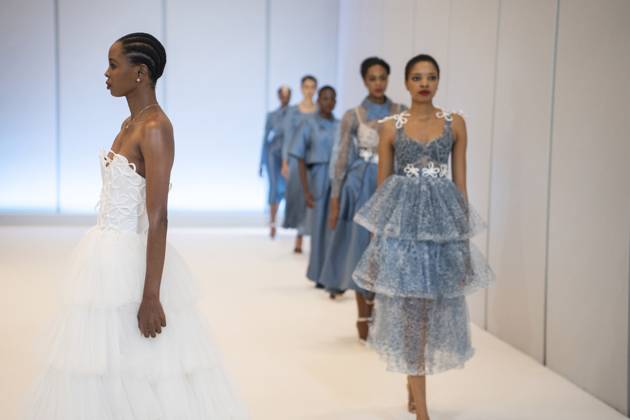 Bilder des Jahres 2025, Entertainment 04 April Entertainment Themen der Woche KW17 (250426) -- JOHANNESBURG, April 26, 2025 -- Models present creations during South African Fashion Week Spring Summer 2025 in Johannesburg, South Africa, on April 25, 2025. (Photo by Xinhua) SOUTH AFRICA-JOHANNESBURG-SOUTH AFRICAN FASHION WEEK IhsaanxHaffejee 