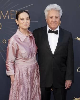 April 26, 2025, Hollywood, California, USA: Lisa Hoffman and Dustin Hoffman attends the AFI Life Achievement Award Ceremony Honoring Francis Ford Coppola. Hollywood USA - ZUMAb173 20250426_aap_b173_071 Copyright: xBillyxBennightx