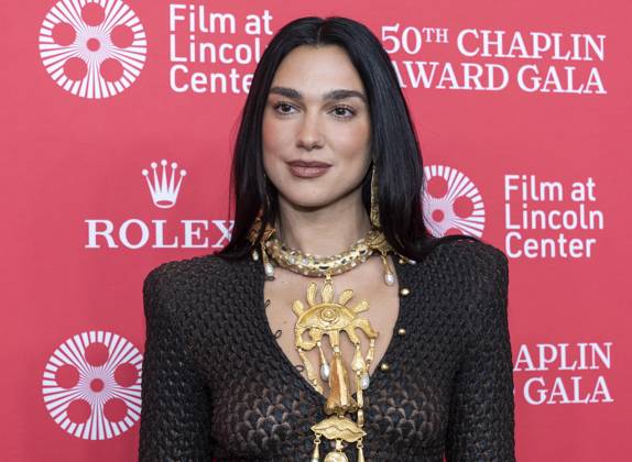 April 28, 2025, New York, New York, USA: Dua Lipa attends 50th Chaplin Award Gala celebrating Pedro Almodovar to benefit Film at Lincoln Center at Alice Tully Hall in New York on April 28, 2025. New York USA - ZUMAr339 20250428_znp_r339_079 Copyright: xLevxRadinx