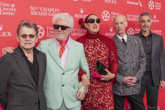 April 28, 2025, New York, New York, USA: Mikhail Baryshnikov, Pedro Almodovar, Rossy de Palma, John Waters, John Tuturro attend 50th Chaplin Award Gala celebrating Pedro Almodovar to benefit Film at Lincoln Center at Alice Tully Hall in New York on April 28, 2025. New York USA - ZUMAr339 20250428_znp_r339_103 Copyright: xLevxRadinx