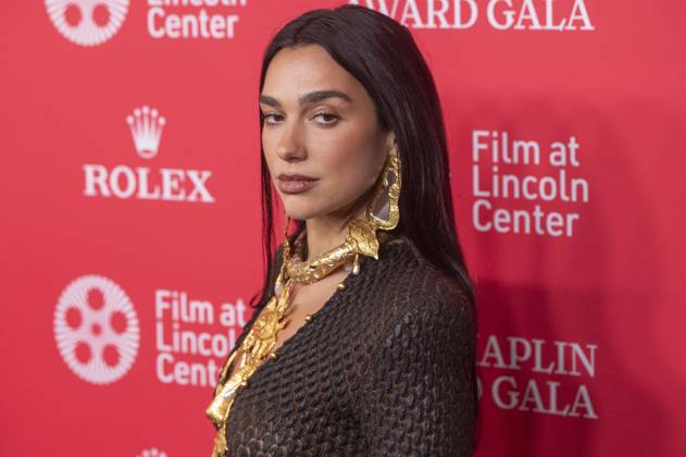 50th chaplin award gala (new) 50th chaplin award gala. April 28, 2025, new york, new york, usa: dua lipa attends the 50th chaplin award gala at alice tully hall at lincoln center on april 28, 2025 in new york city. (credit: m10s thenews2) (Foto: M10s Thenews2 imago images) 50th chaplin award gala  Copyright: xRonxAdarx