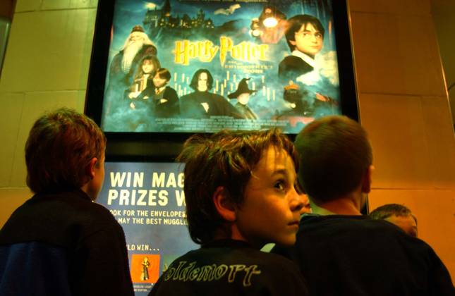 Attention: Date of recording according to label. YOUNG BOYS GOING TO SEE HARRY POTTER AT THE ODEON IN HOLLOWAY RD. 18 11 01 PILSTON Copyright: xTOMxPILSTONx DMGTCHPDPICT000404149790