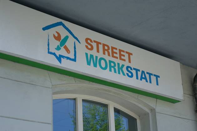 Berliner Hilfsorganisation Strassenkinder e.V. Berliner Hilfsorganisation Strassenkinder e.V., 16.04.2025, Friedrichshain, Warschauer Strasse, Berlin, Die Hilfsorganisation Strassenkinder e.V. hat eine Anlaufstelle in der Warschauer Strasse von Berlin.