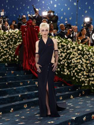 Emma Chamberlain arrives on the red carpet at the 2025 Met Gala celebrating the opening of Superfine: Tailoring Black Style at The Metropolitan Museum of Art on Monday, May 5, 2025 in New York City.  NYP20250505504 JOHNxANGELILLO