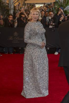 The pierre hotel: 2025 met gala departures (new) the pierre hotel: 2025 met gala departures. May 05, 2025, new york, new york, usa: pamela anderson wearing tory burch departs the pierre hotel for 2025 met gala on may 05, 2025 in new york city. (Foto: M10s Thenews2 imago images) The pierre hotel: 2025 met gala departures  Copyright: xRonxAdarx