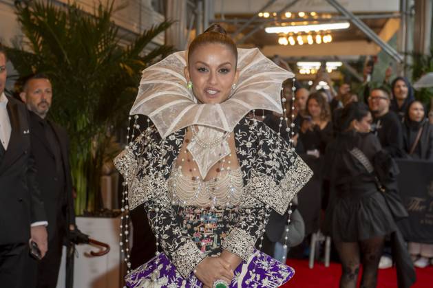 The pierre hotel: 2025 met gala departures (new) the pierre hotel: 2025 met gala departures. May 05, 2025, new york, new york, usa: natasha poonawalla wearing manish malhotra departs the pierre hotel for 2025 met gala on may 05, 2025 in new york city. (Foto: M10s Thenews2 imago images) The pierre hotel: 2025 met gala departures  Copyright: xRonxAdarx