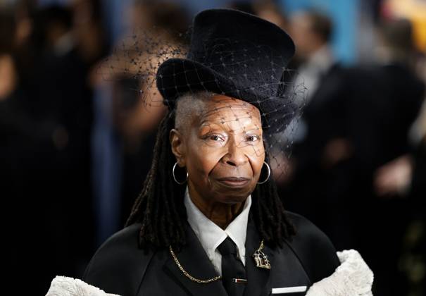 Bilder des Jahres 2025, Entertainment 05 Mai Entertainment Themen der Woche KW19 Entertainment Bilder des Tages Whoopi Goldberg arrives on the red carpet at the 2025 Met Gala celebrating the opening of Superfine: Tailoring Black Style at The Metropolitan Museum of Art on Monday, May 5, 2025 in New York City.  NYP20250505128 JOHNxANGELILLO