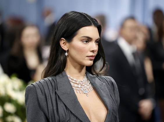 Entertainment Bilder des Tages Kendall Jenner arrives on the red carpet at the 2025 Met Gala celebrating the opening of Superfine: Tailoring Black Style at The Metropolitan Museum of Art on Monday, May 5, 2025 in New York City.  NYP20250505137 JOHNxANGELILLO