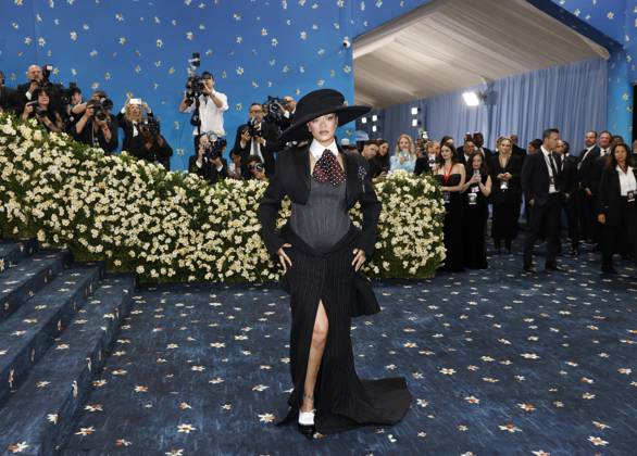 Rihanna arrives on the red carpet at the 2025 Met Gala celebrating the opening of Superfine: Tailoring Black Style at The Metropolitan Museum of Art on Monday, May 5, 2025 in New York City.  NYP20250505902 JOHNxANGELILLO