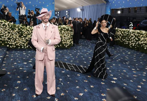 Demi Moore and J Balvin arrive on the red carpet at the 2025 Met Gala celebrating the opening of Superfine: Tailoring Black Style at The Metropolitan Museum of Art on Monday, May 5, 2025 in New York City.  NYP20250505917 JOHNxANGELILLO