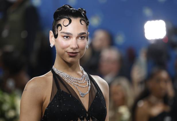 Entertainment Themen der Woche KW19 Entertainment Bilder des Tages Due Lipa arrives on the red carpet at the 2025 Met Gala celebrating the opening of Superfine: Tailoring Black Style at The Metropolitan Museum of Art on Monday, May 5, 2025 in New York City.  NYP20250505922 JOHNxANGELILLO