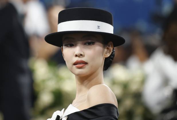 Jennie Kim arrives on the red carpet at the 2025 Met Gala celebrating the opening of Superfine: Tailoring Black Style at The Metropolitan Museum of Art on Monday, May 5, 2025 in New York City.  NYP20250505925 JOHNxANGELILLO