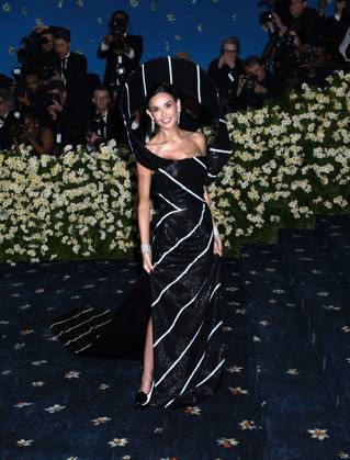 May 5, 2025, New York, Ny, United States: Demi Moore attends the 2025 Met Gala Celebrating Superfine: Tailoring Black Style at Metropolitan Museum of Art in New York. May 5, 2025. New York United States - ZUMAp281 20250505_zea_p281_276 Copyright: xPhotoxImagexPressx