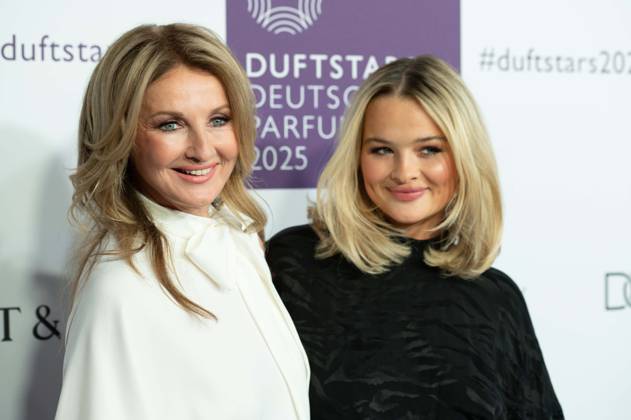 Frauke LUDOWIG, Moderatorin, mit ihrer Tochter Nele LUDOWIG, Moderatorin, Portraet, Porträt, Portrait, Angeschnittenes Einzelbild, Einzelmotiv, bei den DUFTSTARS 2025 - Deutscher Parfumpreis Verleihung des deutschen Parfumpreises DUFTSTARS durch die Fragrance Foundation am 08.05.2025, Rheinterrassen, Duesseldorf.