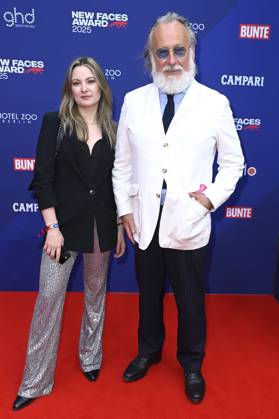 Friedrich Liechtenstein mit Rosa bei der Verleihung der Bunte New Faces Awards Film 2025 im Delphi Filmpalast. Berlin, 08.05.2025