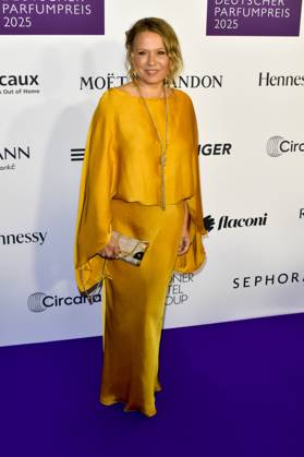 Nova Meierhenrich Moderatorin zu Gast auf dem blauen Teppich bei der Verleihung der Duftstars 2025 Deutscher Parfumpreis der Fragrance Foundation in den Rheinterrassen am 08.05.2025 Duesseldorf NRW Deutschland