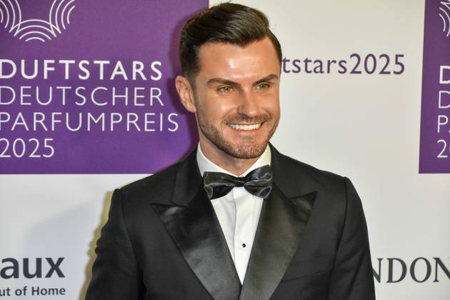 Paul Henry Duval zu Gast auf dem blauen Teppich bei der Verleihung der Duftstars 2025 Deutscher Parfumpreis der Fragrance Foundation in den Rheinterrassen am 08.05.2025 Duesseldorf NRW Deutschland