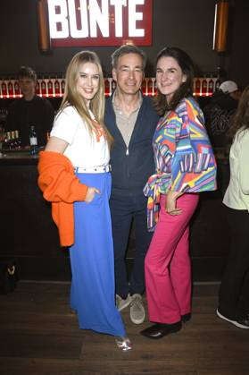 Nina Ensmann und Jan Sosniok mit Ehefrau Nadine bei der Verleihung der Bunte New Faces Awards Film 2025 im Delphi Filmpalast. Berlin, 08.05.2025
