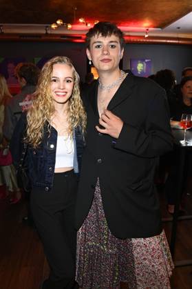 Lilly Joan Gutzeit mit Gast bei der Verleihung der Bunte New Faces Awards Film 2025 im Delphi Filmpalast. Berlin, 08.05.2025
