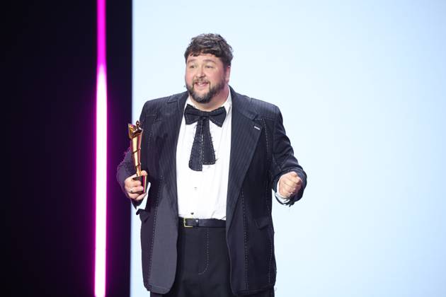Daniel Zillmann Laudator BESTES MASKENBILD bei Verleihung DEUTSCHER FILMPREIS 2025 in Berlin Copyright: xEventpressxFuhrx