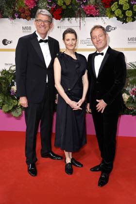 Wolfram Weimer, Vicky Krieps und Florian Gallenberger bei der Deutscher Filmpreis Verleihung am 9.05.2025 in Berlin Deutscher Filmpreis 2025 in Berlin