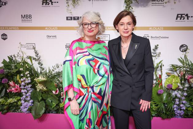 Verleihung DEUTSCHER FILMPREIS 2025 in Berlin Anne Leppien und Claudia Löwe auf dem Roten Teppich bei der Verleihung der Lola - Deutscher Filmpreis 2025 im Theater am Potsdamer Platz in Berlin Datum: 10.05.2025 Copyright: xEventpressx
