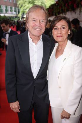 Verleihung DEUTSCHER FILMPREIS 2025 in Berlin Sandra Maischberger mit Ehemann Jan Kerhart auf dem Roten Teppich bei der Verleihung der Lola - Deutscher Filmpreis 2025 im Theater am Potsdamer Platz in Berlin Datum: 10.05.2025 Copyright: xEventpressx